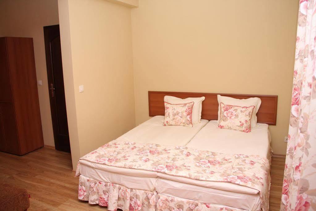 Guest House Stelia Βέλινγκραντ Εξωτερικό φωτογραφία